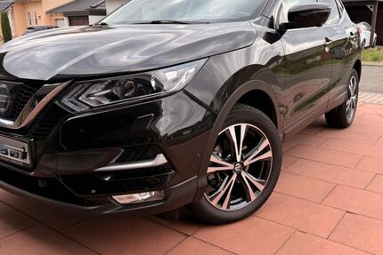 Nissan Qashqai 65.000 km 14.399 &euro; Karlsdorf-Neuthard 76689