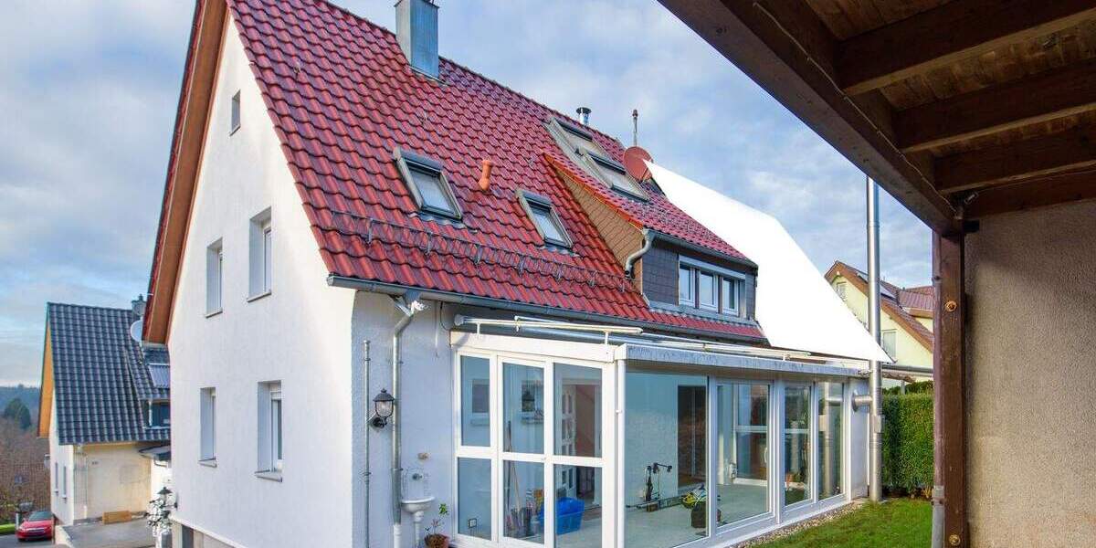 Doppelhaushälfte Pforzheim Huchenfeld - 6 Zimmer, 124 m&sup2;, 350.000&euro; | Angebot:23851785