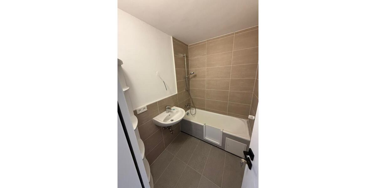 Dachgeschoßwohnung Schwieberdingen - 4 Zimmer, 100 m&sup2;, 1.550&euro; | Angebot:26692428