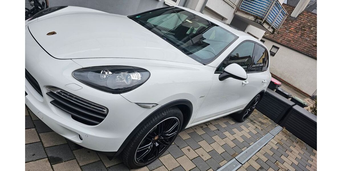 Porsche Cayenne 256.000 km 15.900 &euro; Karlsruhe 76149