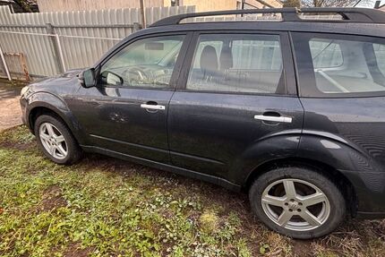 Subaru Forester 227.000 km 1.450 &euro; Karlsruhe 76189