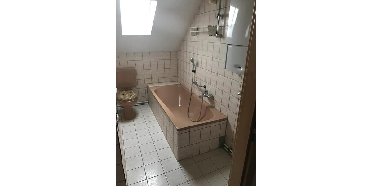 Etagenwohnung Straubenhardt - 3 Zimmer, 66 m&sup2;, 150.000&euro; | Angebot:26052028