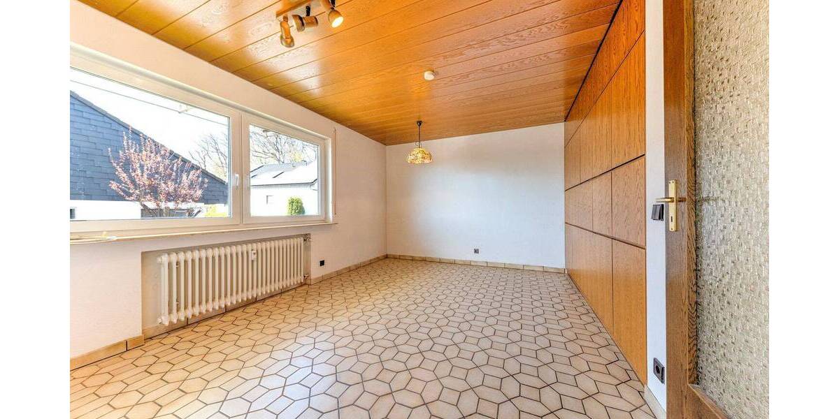 Mehrfamilienhaus, Wohnhaus Sindelfingen Mitte - 7 Zimmer, 214 m&sup2;, 830.000&euro; | Angebot:26205455