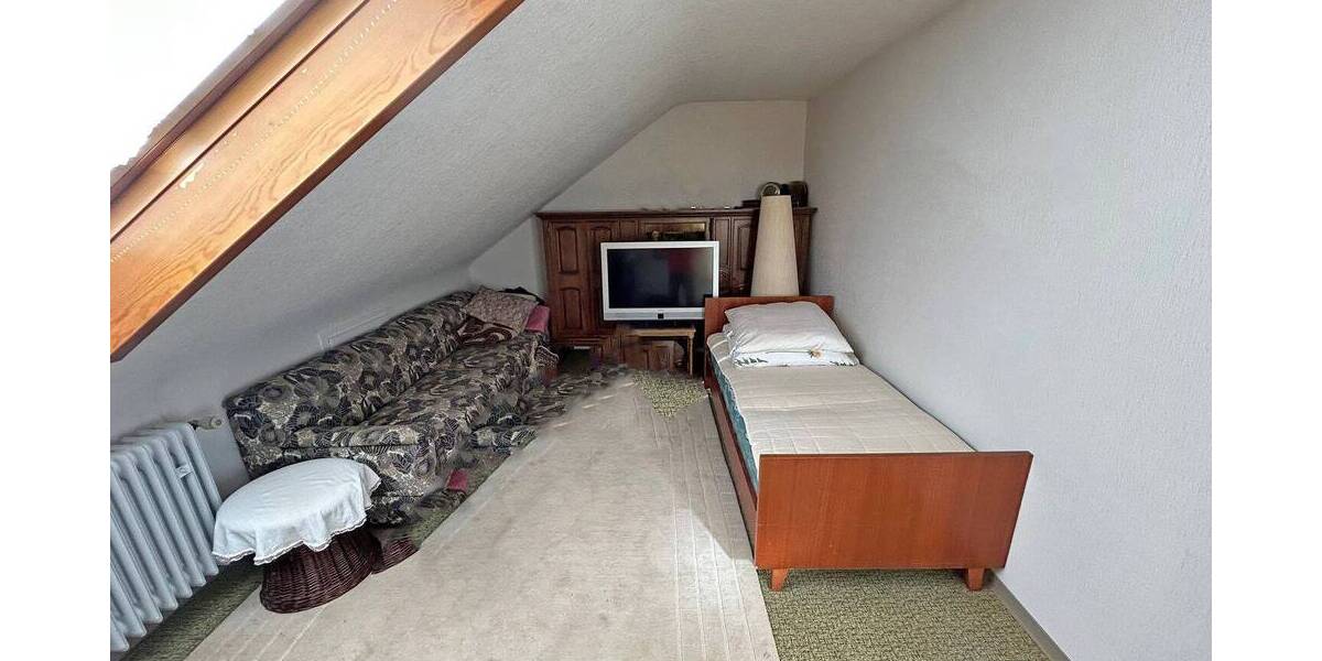 Viel Platz bietet Ihnen dieses Zweifamilienhaus in bester Wohnlage 1 zimmer