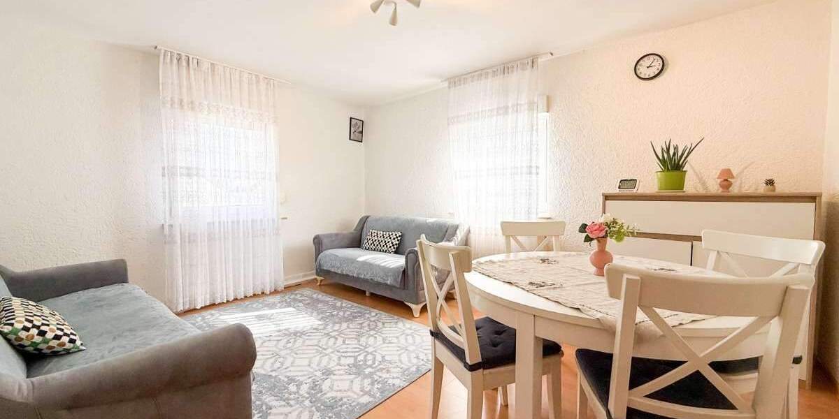 Modernisiertes 4-Familienhaus fußläufig zur S-Bahn 1 zimmer