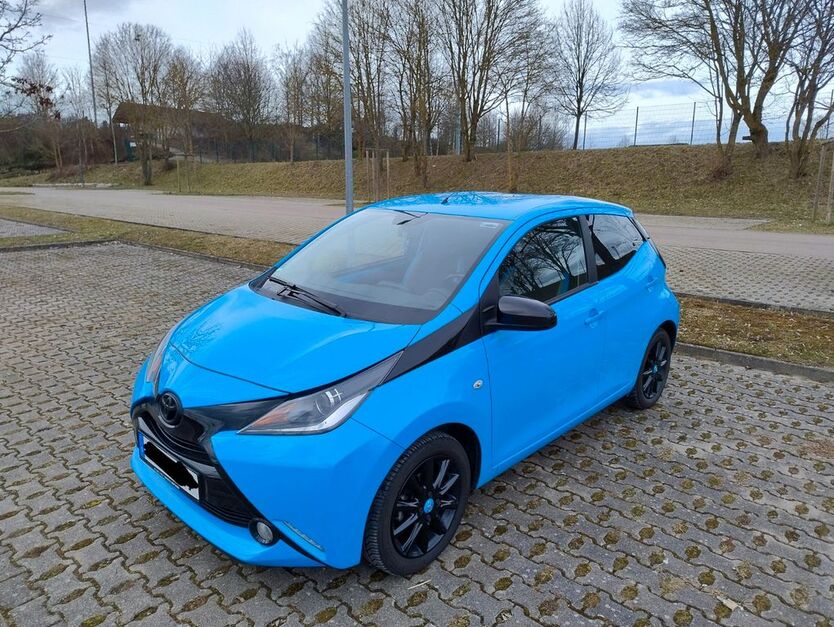 Toyota Aygo (X) 49.890 km 8.940 € Wimsheim 71299