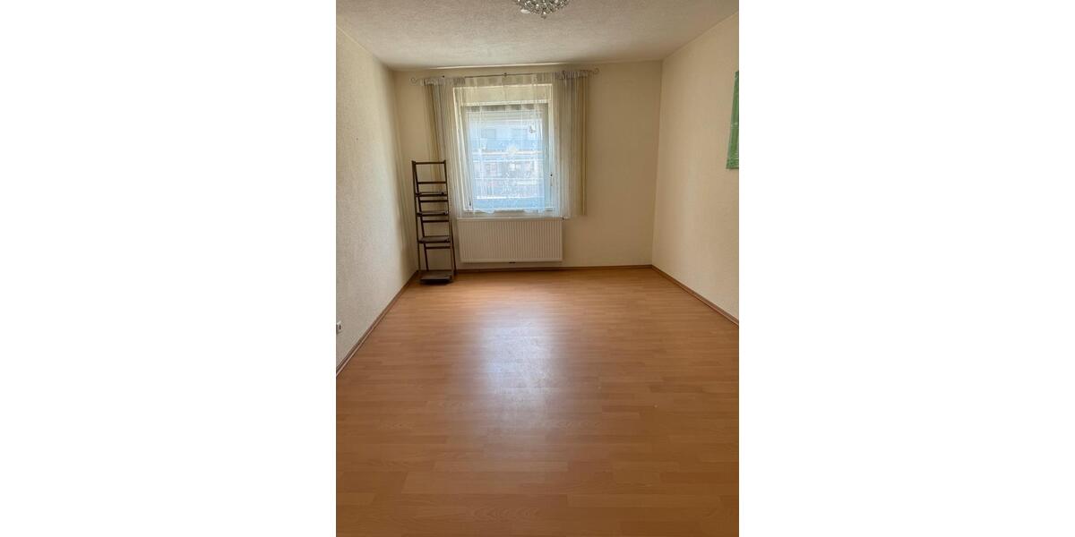 Etagenwohnung Karlsruhe Hagsfeld - 3 Zimmer, 65 m&sup2;, 1.100&euro; | Angebot:26441804