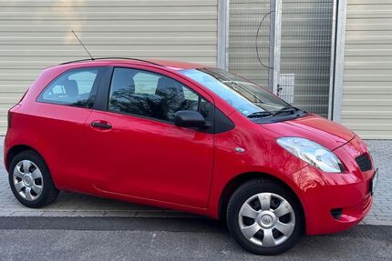 Toyota Yaris 101.000 km 1.700 &euro; Karlsruhe 76131