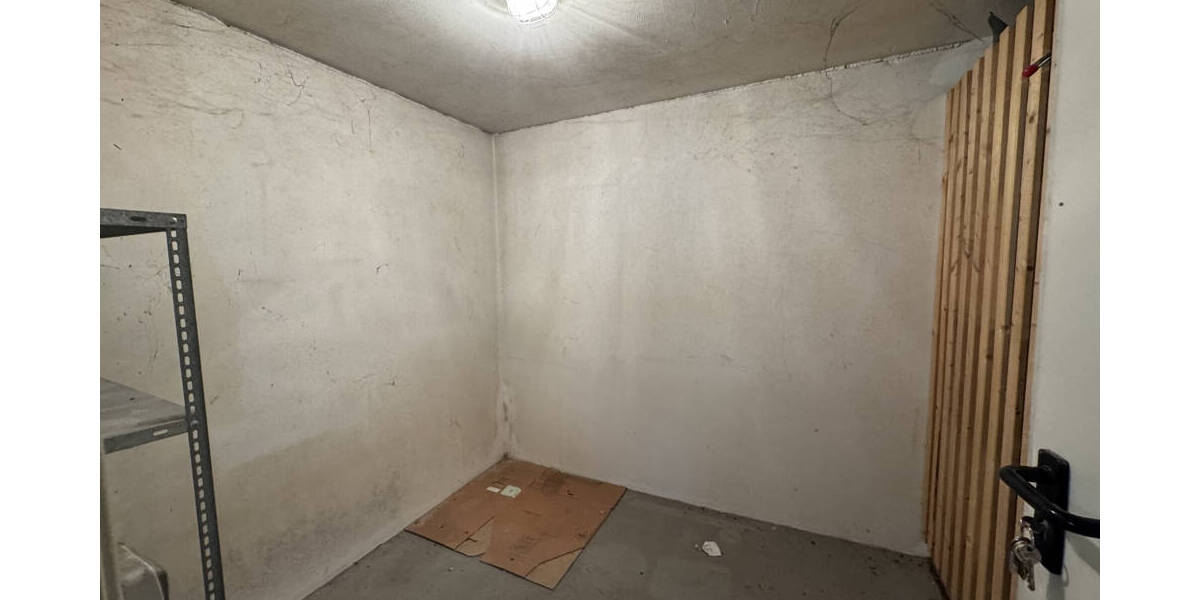 Charmante Dachgeschoßwohnung mit Terrasse und Tiefgaragenstellplatz + Keller am Wildpark Pforzheim 3 zimmer