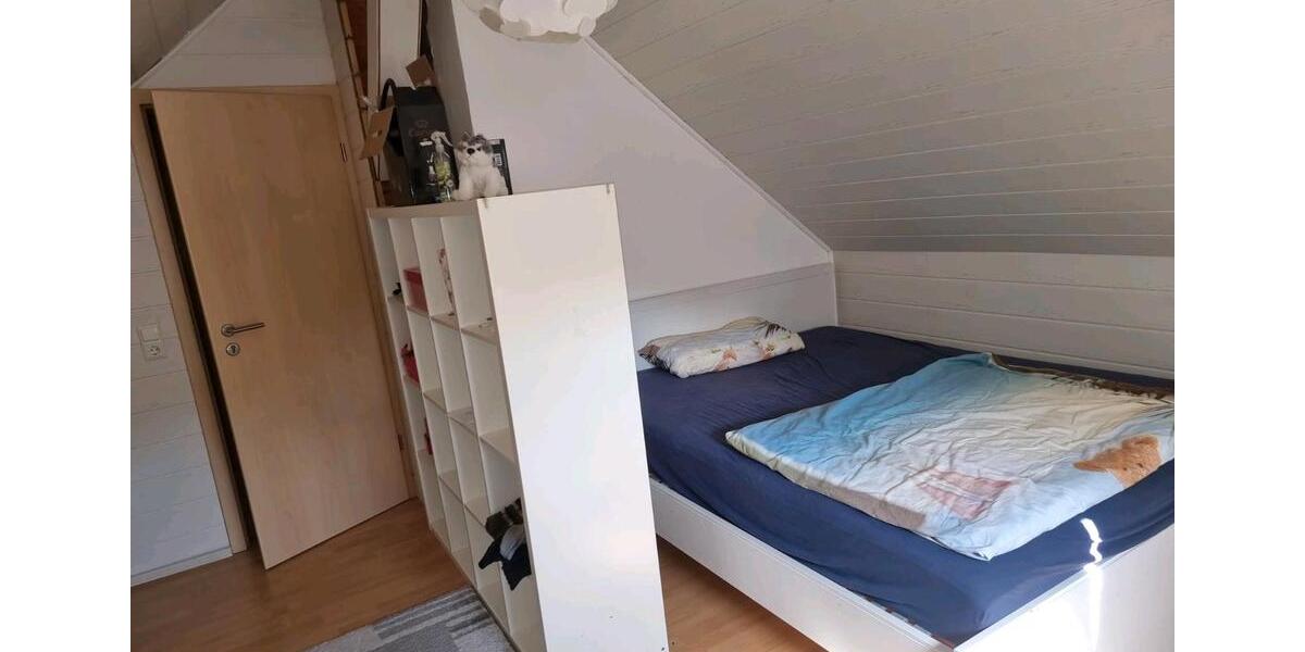 4 Zimmer plus 1 Zimmer im Dachgeschoss 4 zimmer