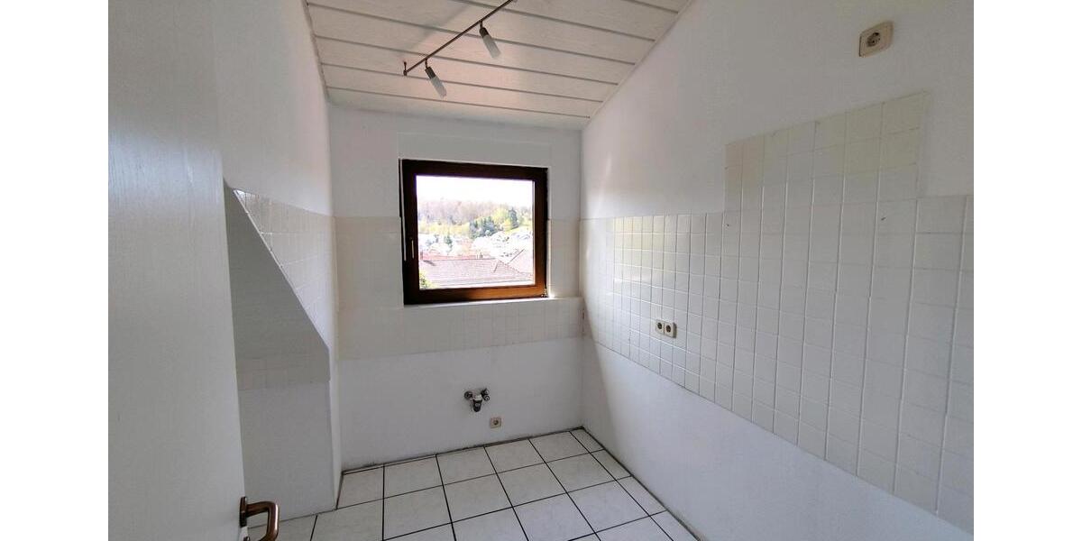 Dachgeschoßwohnung Neuenbürg - 2.5 Zimmer, 68 m&sup2;, 790&euro; | Angebot:26348666