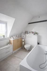HELLES WOHNEN UNTER DEM DACH MIT POTENZIAL - Etagenwohnung Stutensee | Angebot:27329237