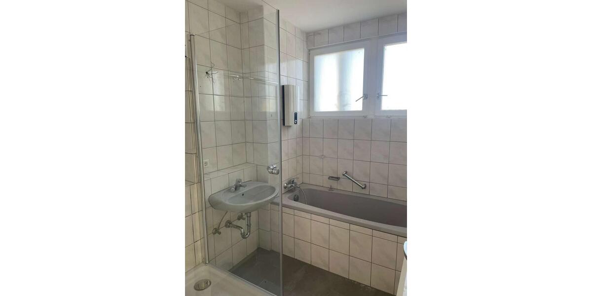 Etagenwohnung Karlsruhe Wettersbach - 4 Zimmer, 126 m&sup2;, 1.040&euro; | Angebot:25783076