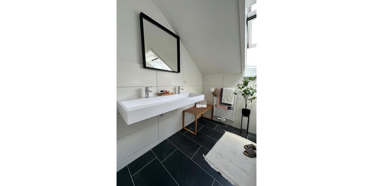 Dachgeschoßwohnung Ditzingen - 2.5 Zimmer, 52 m&sup2;, 900&euro; | Angebot:26464801