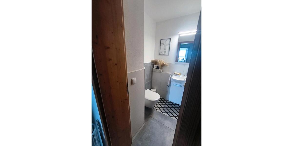 Erdgeschoßwohnung Sachsenheim - 4.5 Zimmer, 88 m&sup2;, 425.000&euro; | Angebot:25561101