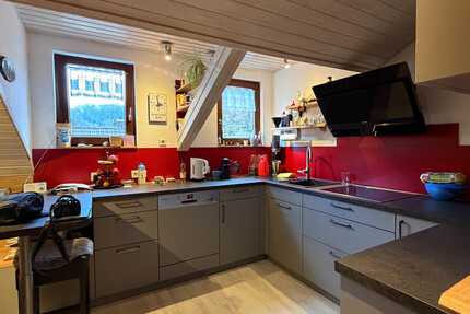 Ruhige 3-Zimmer-Dachgeschosswohnung mit Balkon & Carport – Kapitalanlage mit Potenzial - Wohnung Bad Wildbad Calmbach | Angebot:26131450