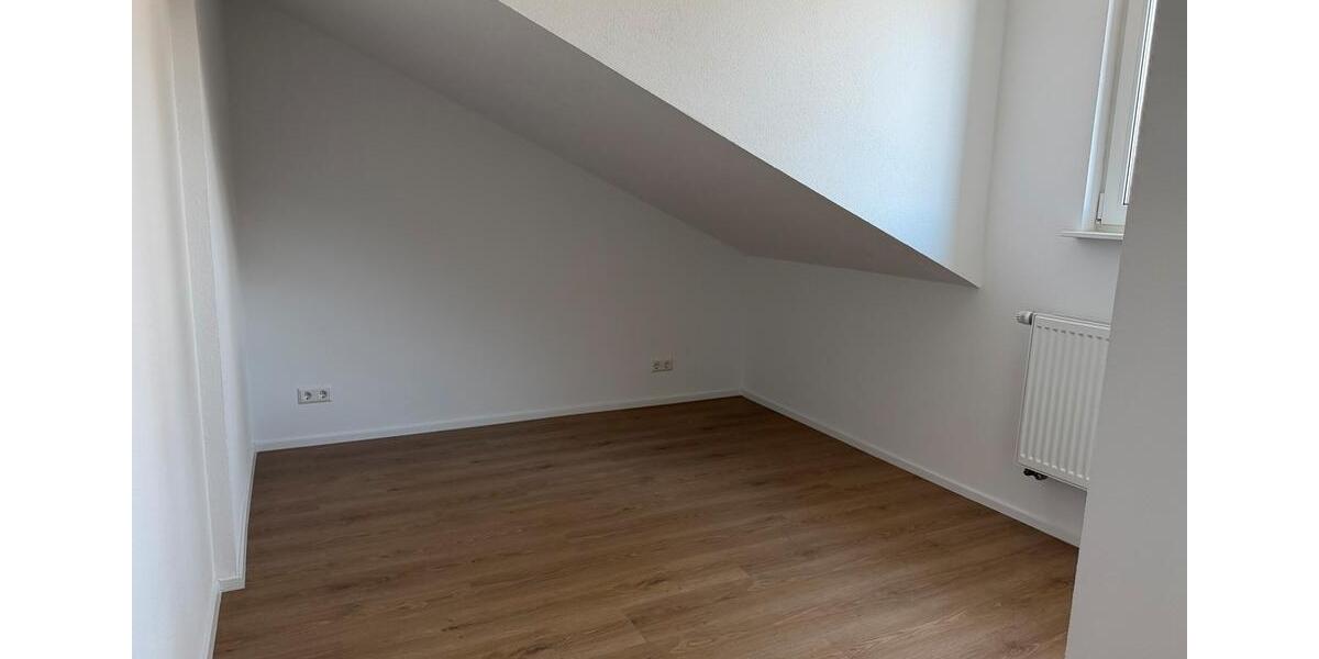 Dachgeschoßwohnung Karlsruhe Hagsfeld - 2 Zimmer, 50 m&sup2;, 1.100&euro; | Angebot:25415711