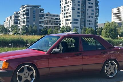 Mercedes-Benz 190 351.000 km 5.500 € Sindelfingen 71065