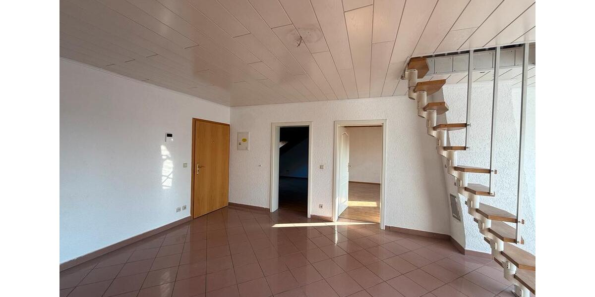 Etagenwohnung Karlsruhe Hagsfeld - 5 Zimmer, 110 m&sup2;, 1.500&euro; | Angebot:26161281
