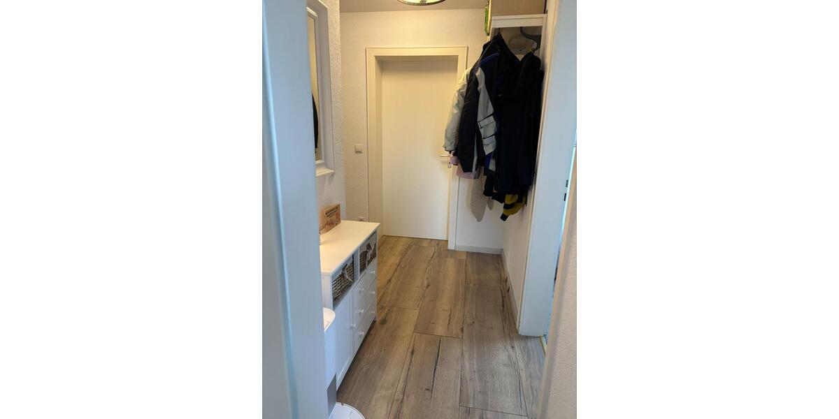 Familienfreundliche 5-Zimmer-Wohnung mit Balkon, Garten & Garage 5 zimmer