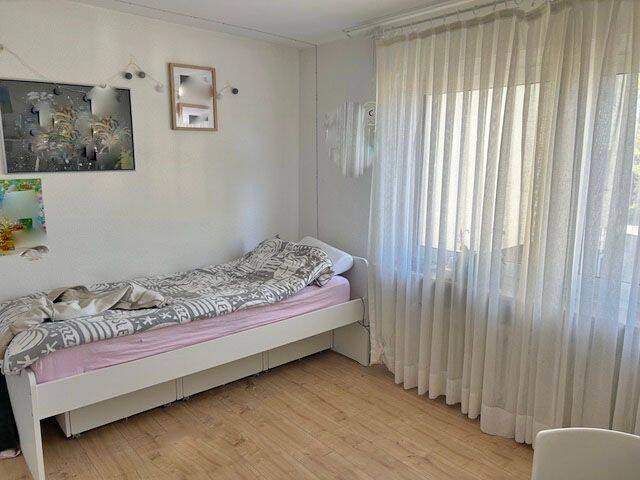 Etagenwohnung Pforzheim Sonnenberg - 4 Zimmer, 100 m&sup2;, 1.000&euro; | Angebot:26616724