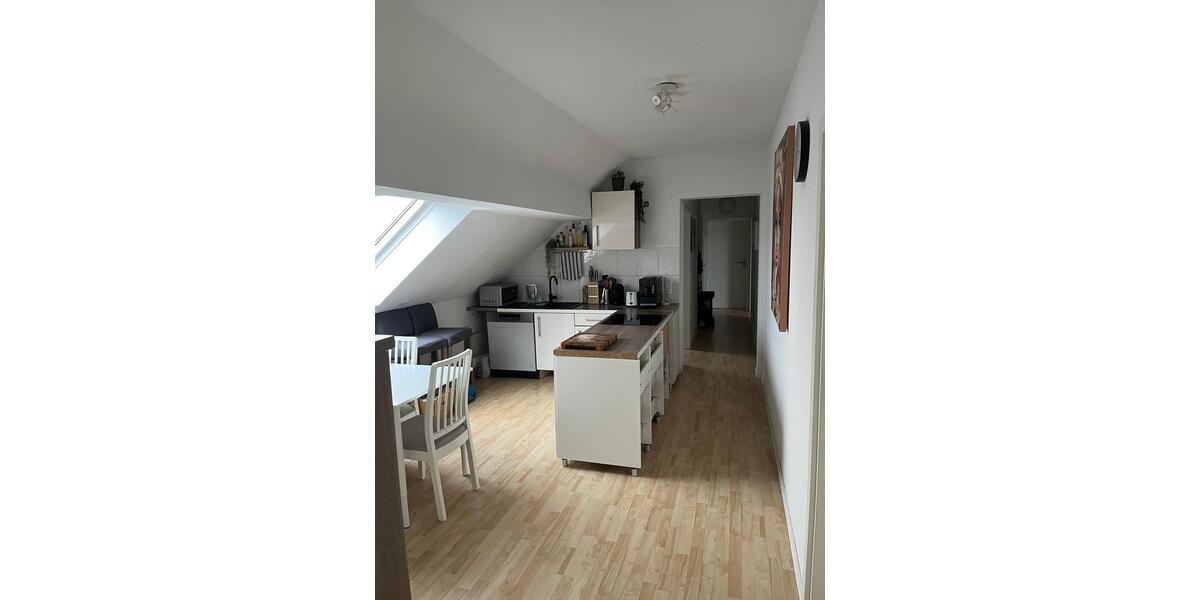 Dachgeschoßwohnung Karlsruhe Daxlanden - 4 Zimmer, 100 m&sup2;, 1.300&euro; | Angebot:25023270