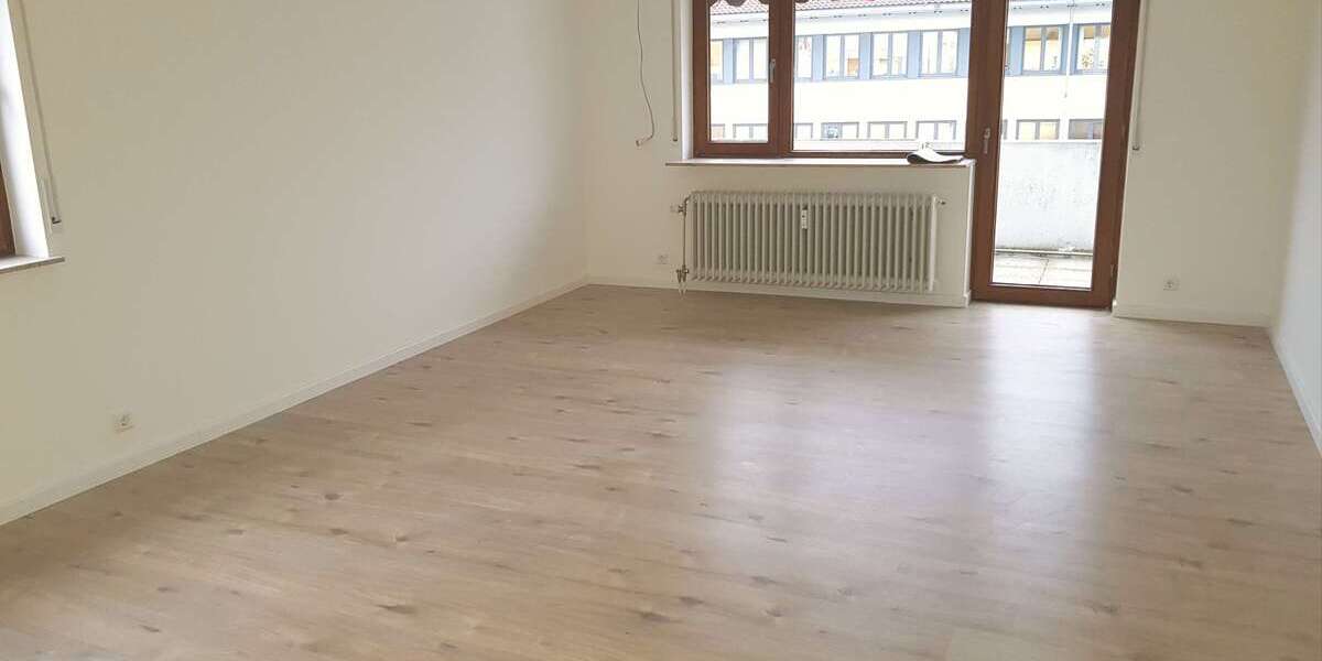 Etagenwohnung Stutensee - 4 Zimmer, 95 m&sup2;, 1.200&euro; | Angebot:26341105