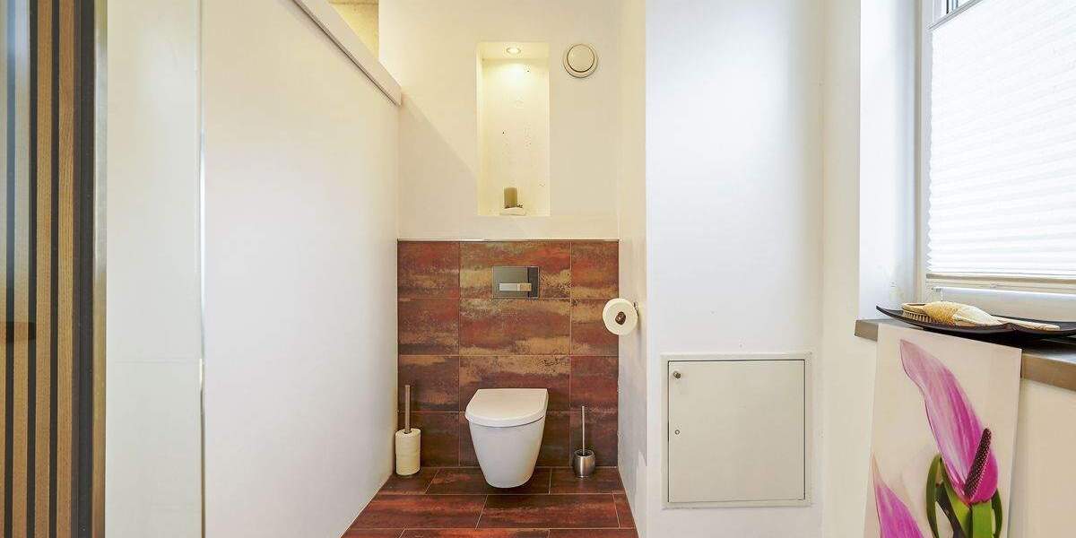 Einfamilienhaus Waldbronn / Busenbach Busenbach - 7 Zimmer, 226 m&sup2;, 989.000&euro; | Angebot:25815001