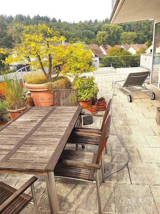 Exklusives Wohnhaus mit Gewerbeeinheit & Top-Ausstattung!