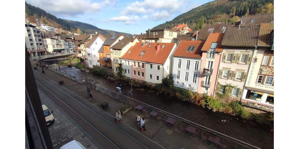 Etagenwohnung Bad Wildbad - 3 Zimmer, 104 m&sup2;, 175.000&euro; | Angebot:25780875