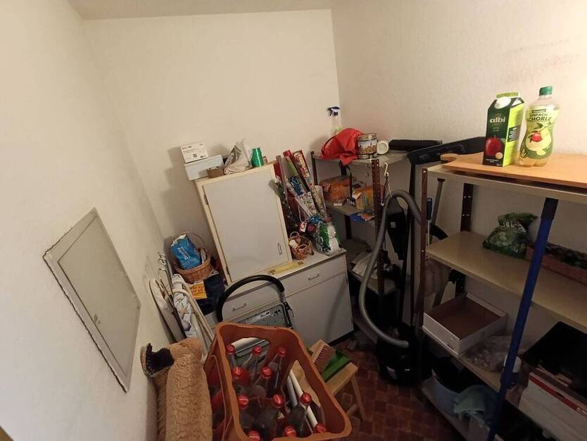 Wohnen im Grünen ! Familienfreundliche und großzügige Wohnung, zentral im Waldpark