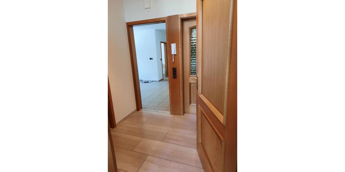 Erdgeschoßwohnung Zaisenhausen - 4 Zimmer, 125 m&sup2;, 900&euro; | Angebot:26367604
