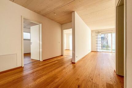Reserviert! Lichtdurchflutete Wohnung mit Garten im KfW 40 Plus Standard!