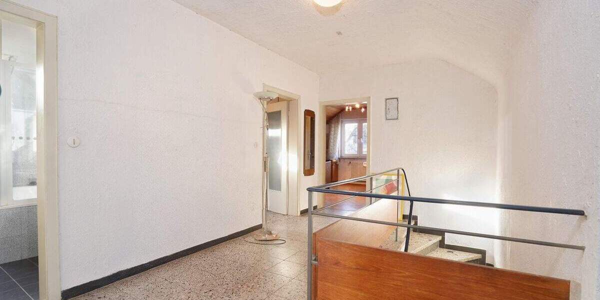 Einfamilienhaus Bretten - 7 Zimmer, 220 m&sup2;, 685.000&euro; | Angebot:25777708