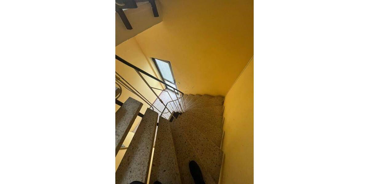 Gewerbeeinheit + 2 WE im Zentrum des Lebens und Metropolregion Karlsruhe nah. 6 zimmer