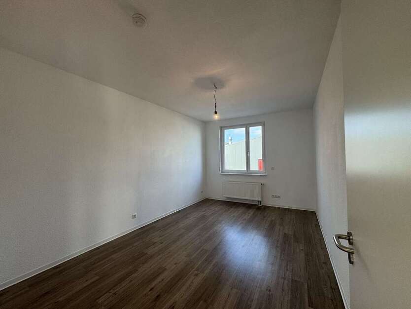 Investieren im Silberstreifen: Wohn-Gewerbeimmobilie mit Garten, Garage & Flexibilitä 6 zimmer