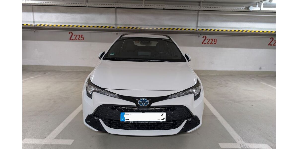 Toyota Corolla 107.000 km 21.800 &euro; Leonberg 71229