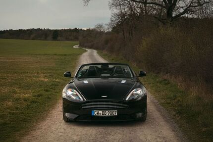 Aston Martin DB9