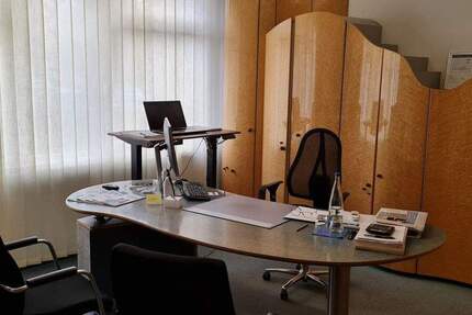 Schöne Gewerbeeinheit in begehrter Lage 5 zimmer