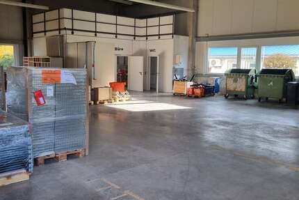 Halle in Ettlingen 1.850 € 260 m² zimmer