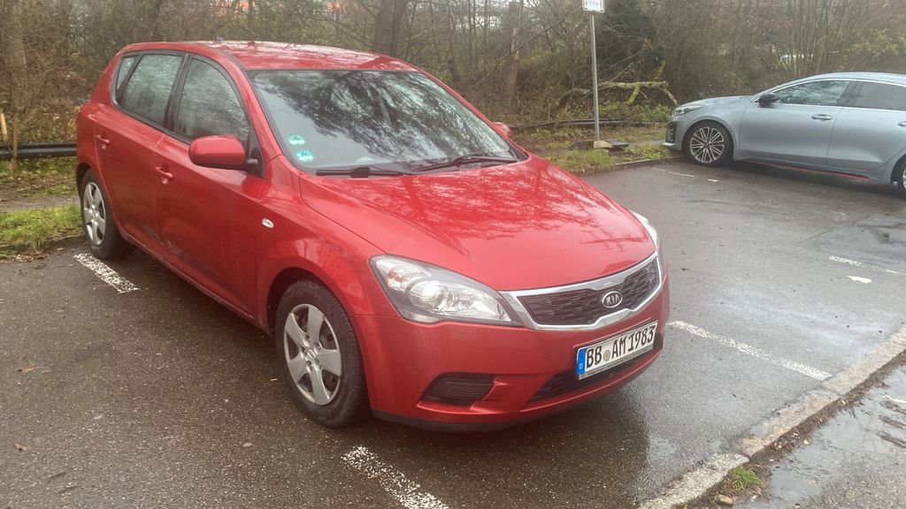 Kia ceed / Ceed 160.000 km 2.000 &euro; Renningen 71272