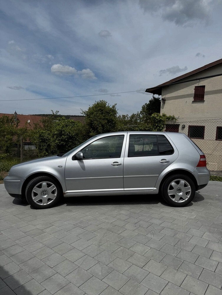 VW Golf IV 175.000 km 3.490 € Althengstett 75382