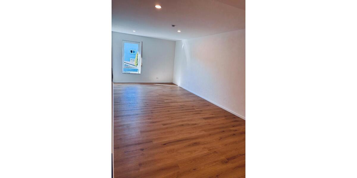 Erdgeschoßwohnung Karlsbad - 3 Zimmer, 152 m&sup2;, 1.150&euro; | Angebot:26326759
