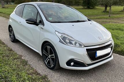Peugeot 208 173.000 km 6.300 &euro; Gaggenau 76571