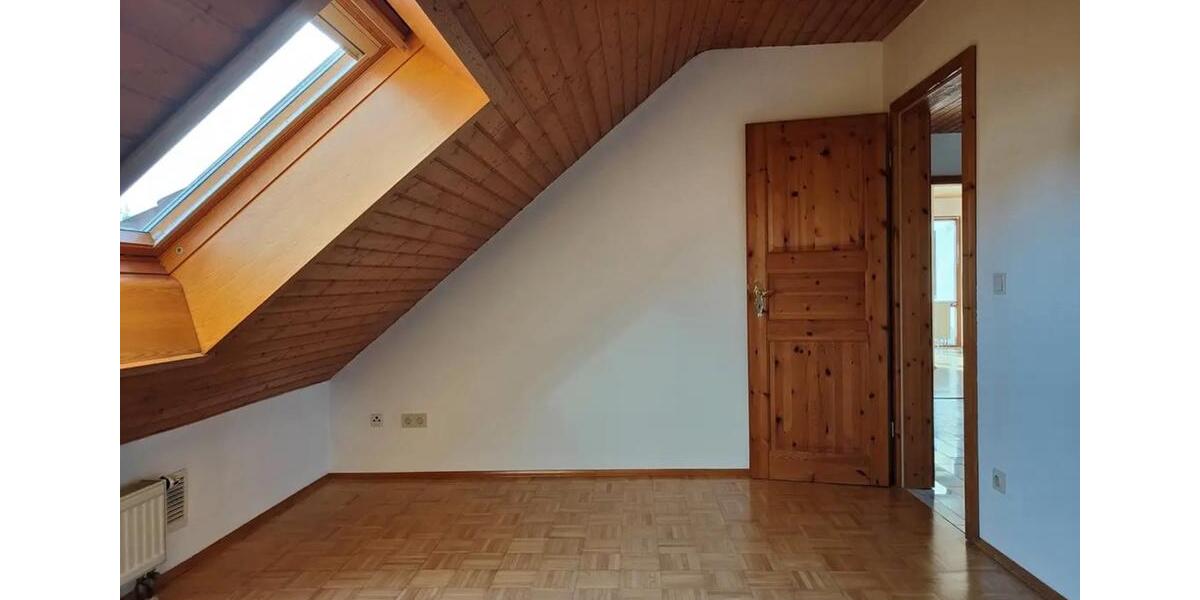 Dachgeschoßwohnung Karlsruhe Grötzingen - 3.5 Zimmer, 100 m&sup2;, 1.679&euro; | Angebot:26429155