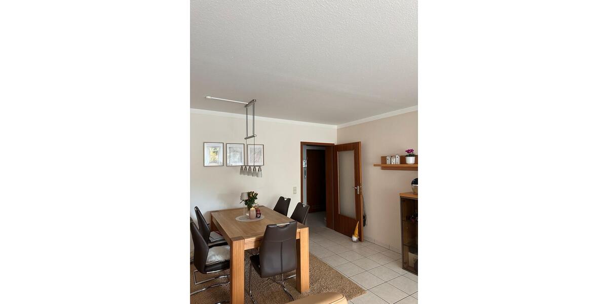 Etagenwohnung Birkenfeld - 3 Zimmer, 100 m&sup2;, 1.250&euro; | Angebot:25379685