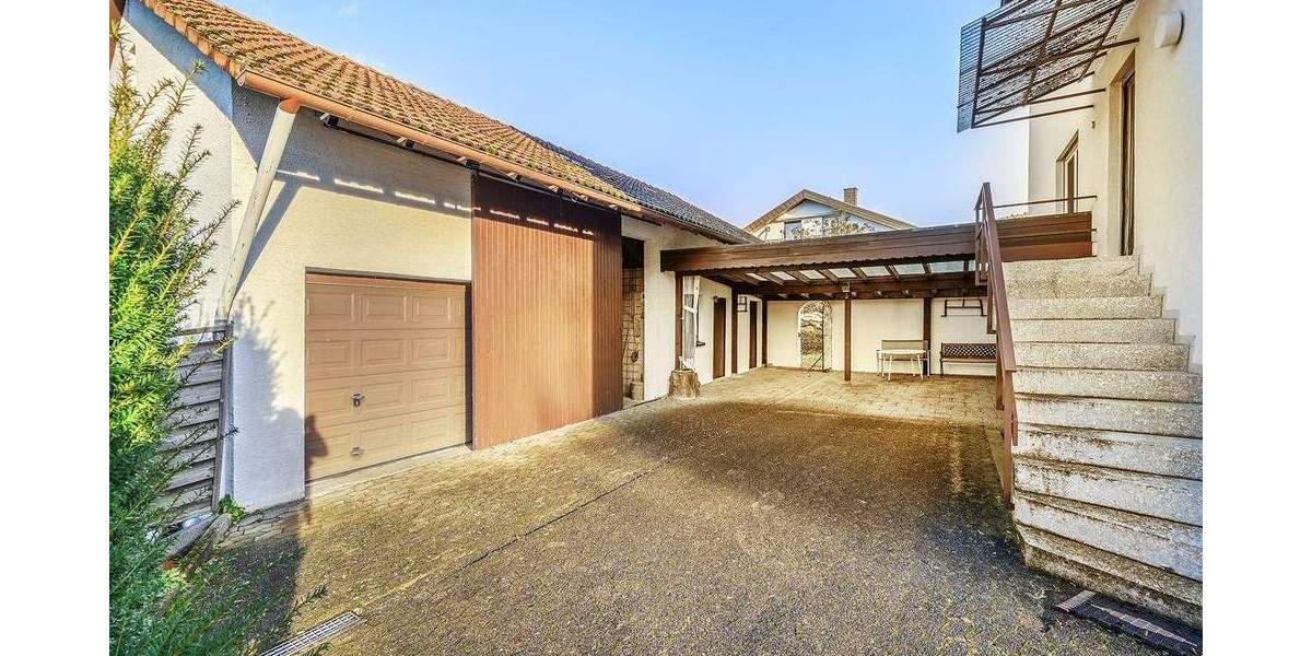 Ein Zuhause mit Zukunft: Großzügiges Zweifamilienhaus mit Charme, Scheune und viel Raum zum Leben 9 zimmer