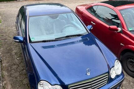 Mercedes-Benz 220 288.500 km 1.800 &euro; Loffenau 76597