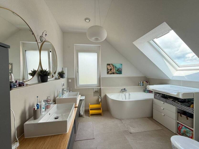 Wimsheim: Wunderschönes Einfamilienhaus mit viel Platz - ideal für Familien