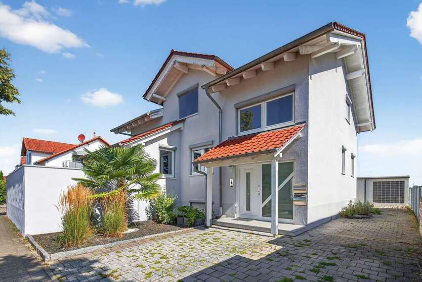 Haus zum Kaufen in Karlsdorf-Neuthard 719.000 € 171 m²